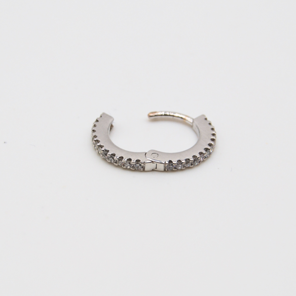 Orecchini in diamanti e oro mini eternity - immagine 3